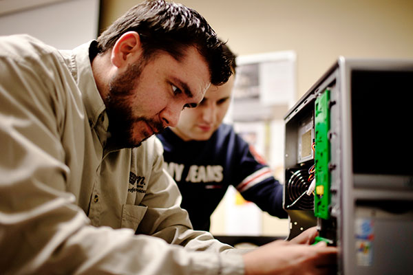 Cisco works with veterans to teach tech skills and help them transition to civilian jobs.