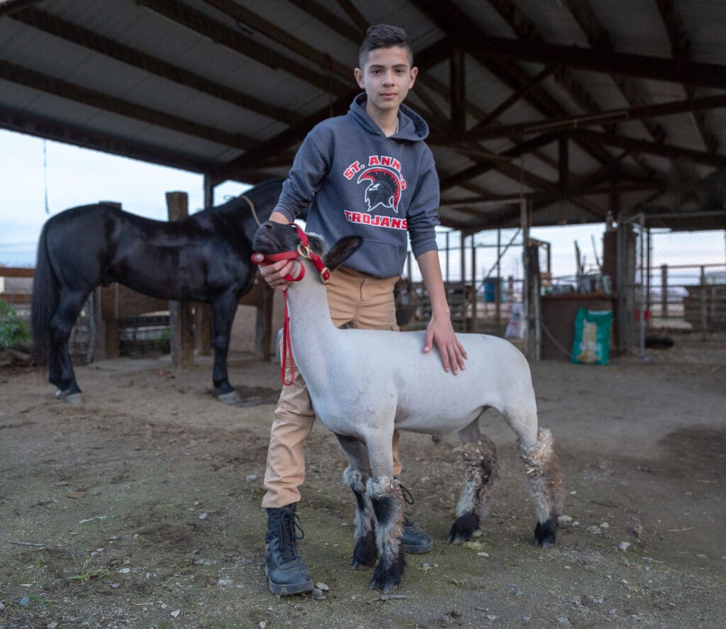 Luis Gomez wants to invent an automatic feeder which will keep livestock healthy and thriving. The Qualcomm Thinkabit Lab helped him discover this idea.