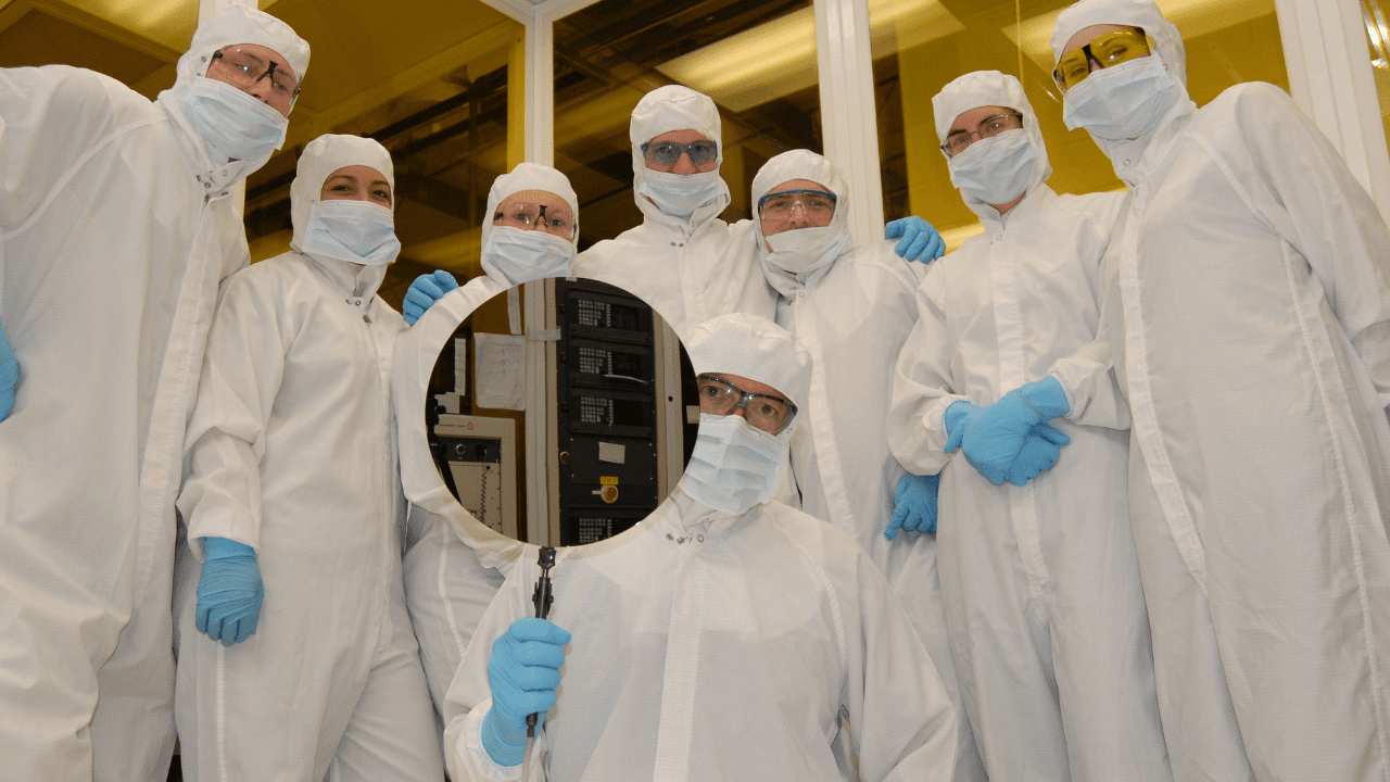 Workers at Rogue Valley Microdevices making senimconductors