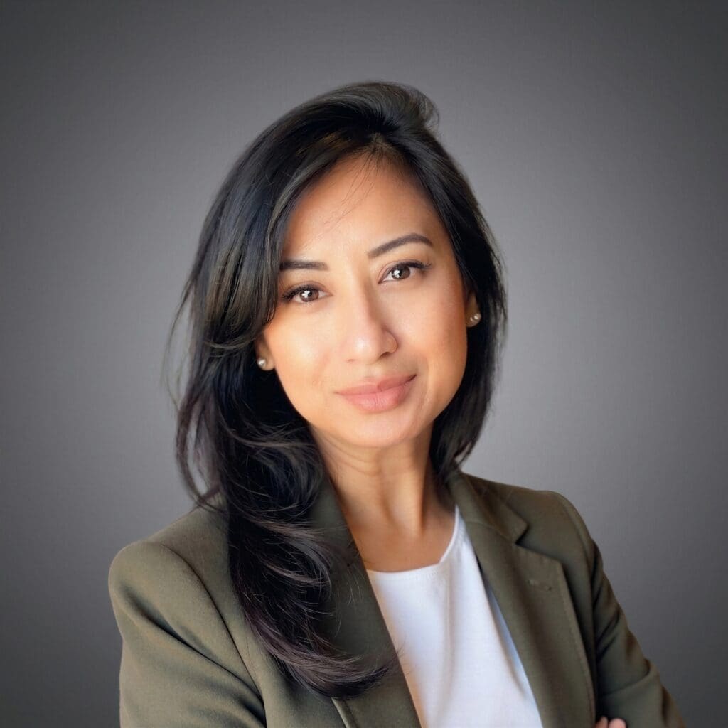Lonia Guha headshot
